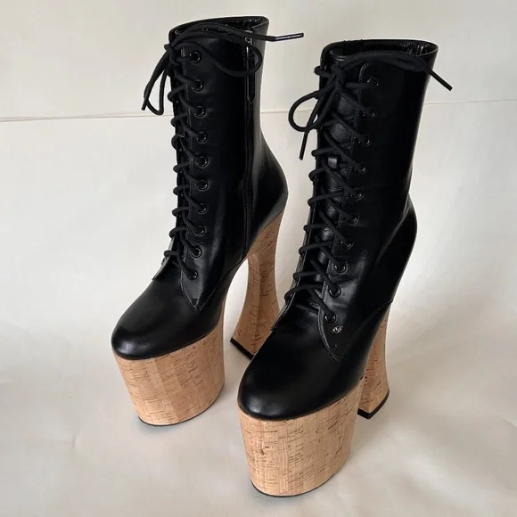 GUCCI Women's Black Leather Platform Ankle Zip Boots Size 7 NIB 747749 - Picture 2 of 14